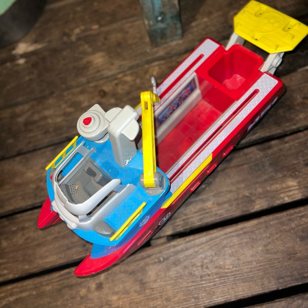 Boat - Picture 2 of 5
